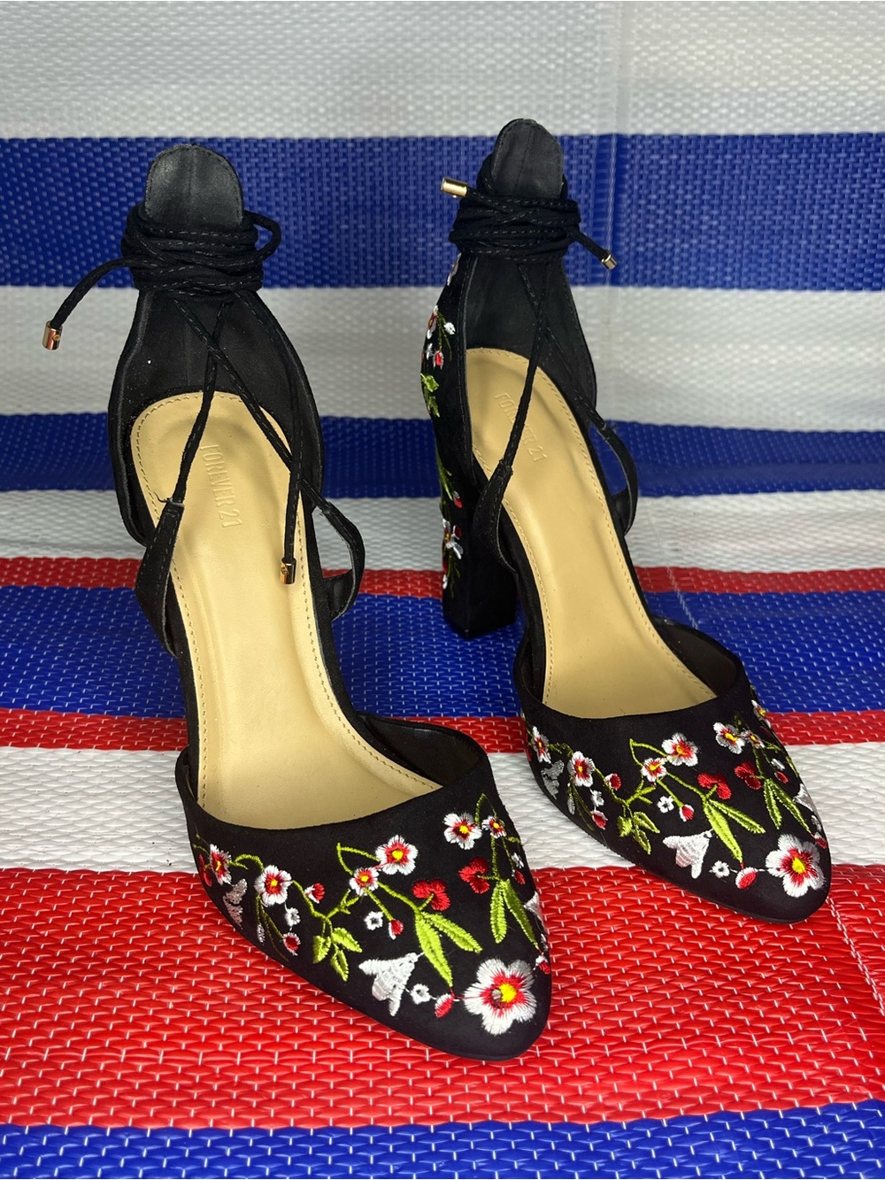 Women's Black Embroidered Floral Heeled Booties Size 7 - 38 - Picture 9 of 10